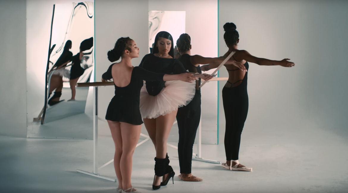 Nicki Minaj jako baletnica w szpilkach w nowy klipie YoungBoy Never Broke Again