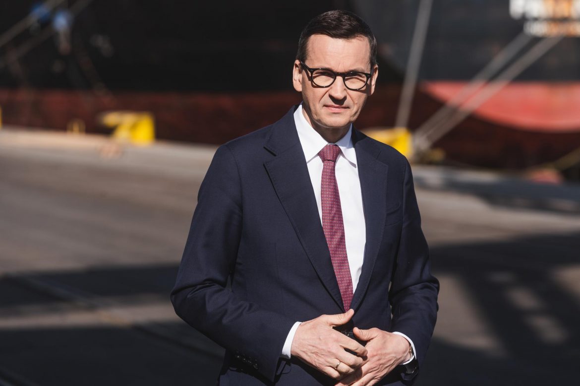 Premier Morawiecki odniósł się do youtube’owej afery o podłożu pedofilskim. Donald Tusk zareagował na jego oświadczenie