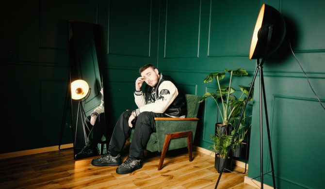 Ochman o swoim drugim albumie: „Bardziej hip-hopowy”. Popularny polski raper jednym z gości Krystiana