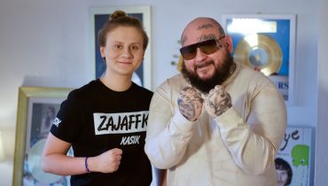 Kasia Kubiak w Czerwonej Kartce REDA: „Poziom intelektualny we freakach nie jest zbyt wysoki”