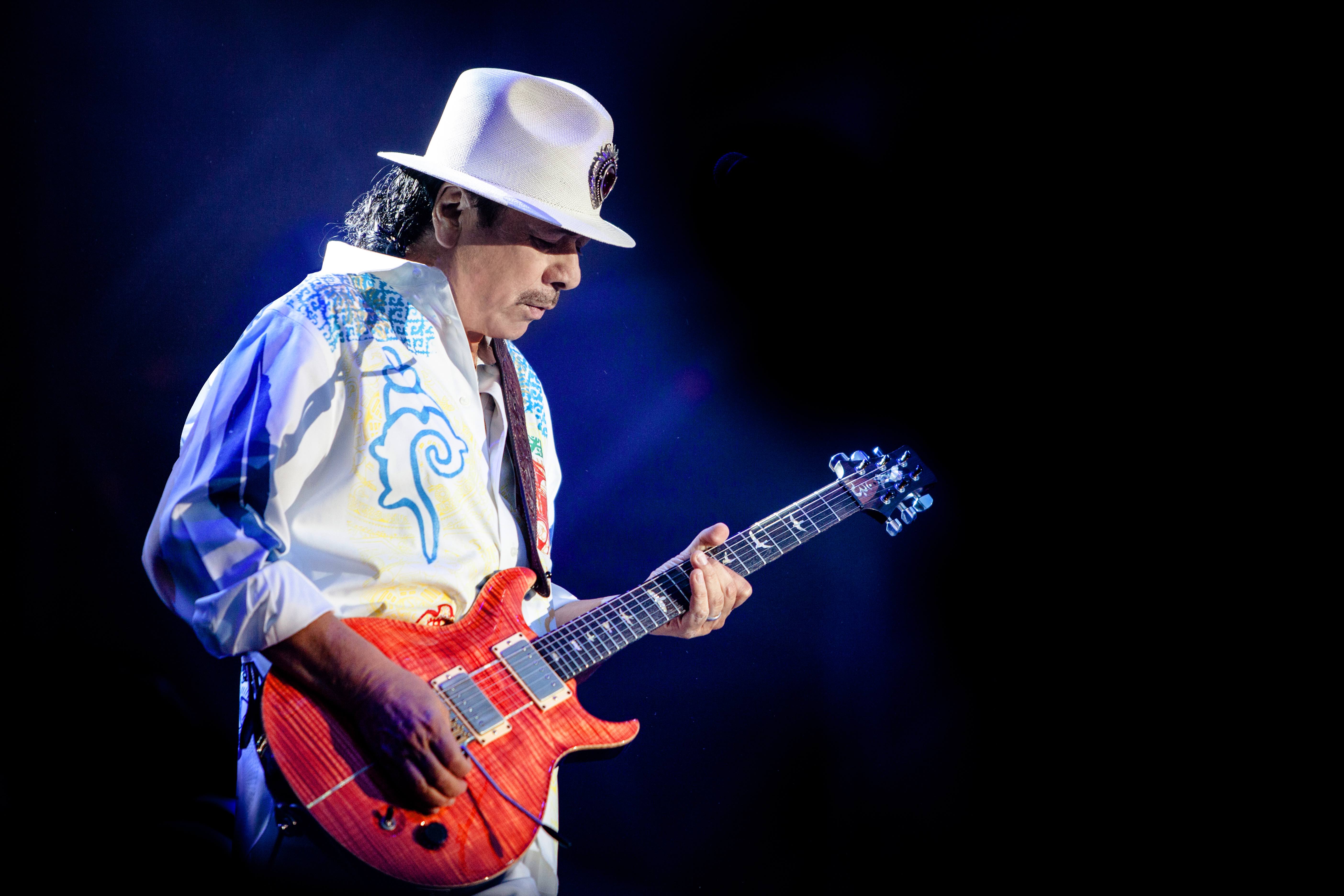 Carlos Santana trafił do szpitala przed koncertem w San Antonio. Co się stało?