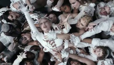 Lady Gaga na Coachelli 2025 – problemy z mikrofonem. „Przynajmniej wiecie, że śpiewam na żywo”
