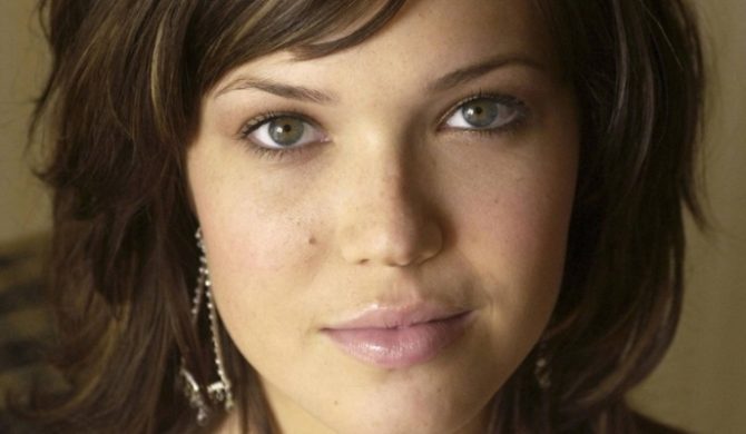 Mandy Moore Dumna Ze Swoich Kształtów