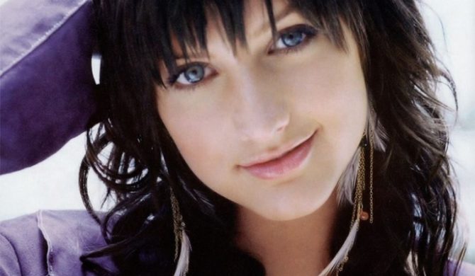 Ashlee Simpson pracuje