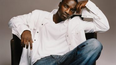 Nowy Akon coraz bliżej