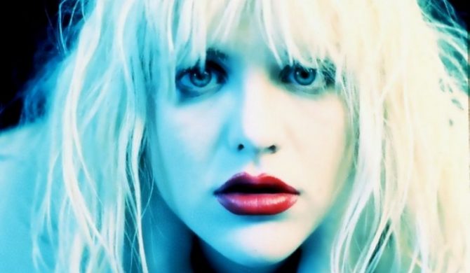 Courtney Love: Zaczęło się u Sheena