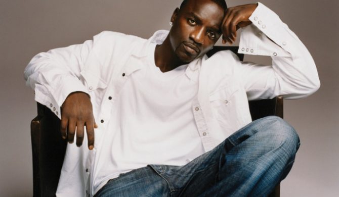 Akon myśli o reggae