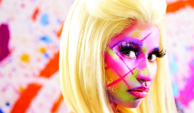 Nicki Minaj w towarzystwie Nasa i Chrisa Browna – video