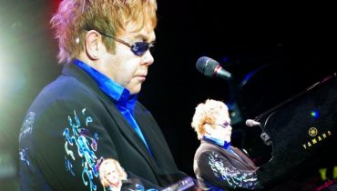Wiatr przeszkodził Eltonowi Johnowi