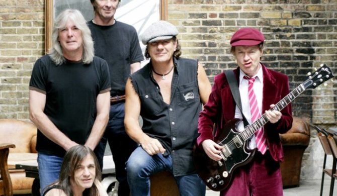 Wokalista AC/DC będzie miał audycję w BBC