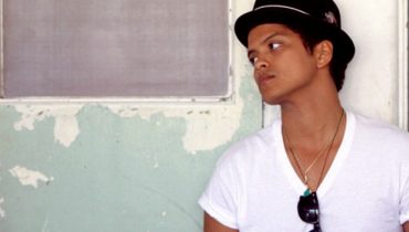Bruno Mars nagra genialny album?