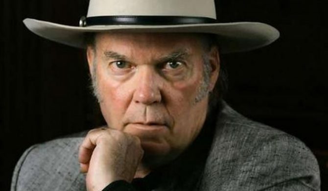 Neil Young pokazał teledysk – video