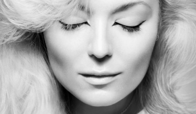 Pati Yang – „Hold Your Horses” (video) Pati Yang – „Hold Your Horses” (video)