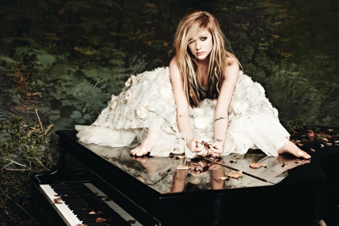 Teledysk Avril Lavigne do „Here`s To Never Growing Up”