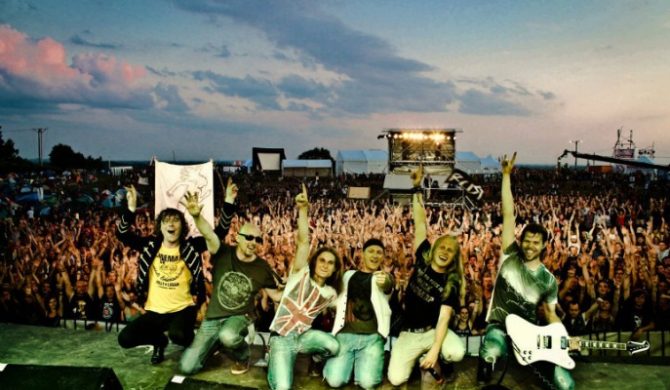 Scena Fabryki Zespołów i Fundacji WOŚP na 19. Przystanku Woodstock Scena Fabryki Zespołów i Fundacji WOŚP na 19. Przystanku Woodstock