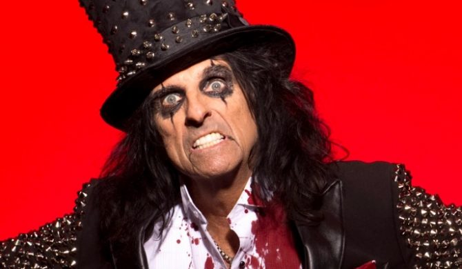 Alice Cooper zaprasza do Doliny Charlotty (wideo)