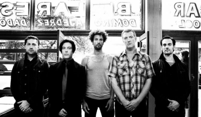 QOTSA i Vampire Weekend coverują Robina Thicke QOTSA i Vampire Weekend coverują Robina Thicke