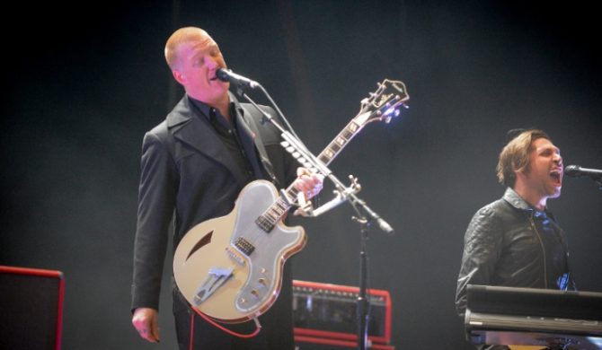 Queens Of The Stone Age u Jimmy`ego Kimmela (wideo)