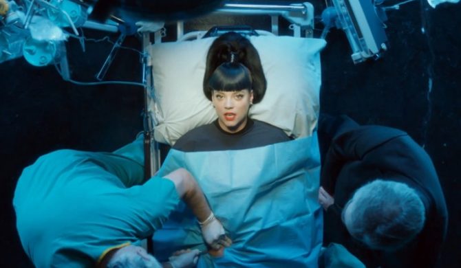 „Hard Out Here” – powrót Lily Allen (wideo)
