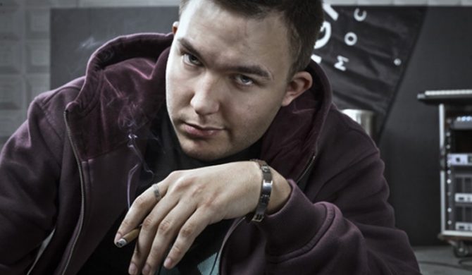 Dwa Wcielenia Mesa W Nowym Teledysku (Video) Dwa Wcielenia Mesa W Nowym Teledysku (Video)