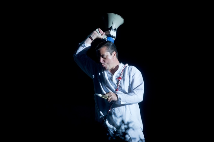 Mike Patton jako przerażająca maskotka (wideo)