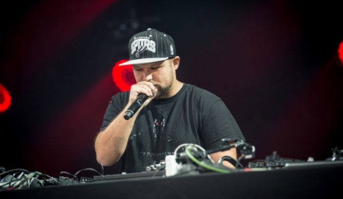 DJ Eprom & Sensi – „Zmieniłem zdanie” ft. CentrumStrona (audio) DJ Eprom & Sensi – „Zmieniłem zdanie” ft. CentrumStrona (audio)