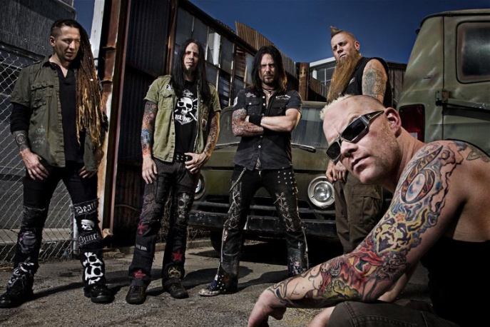 Five Finger Death Punch supportem Judas Priest