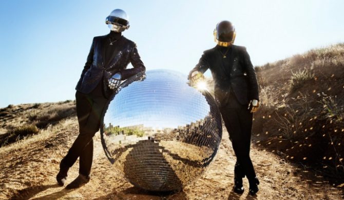Daft Punk zabiorą Was w podróż do wnętrza piramidy