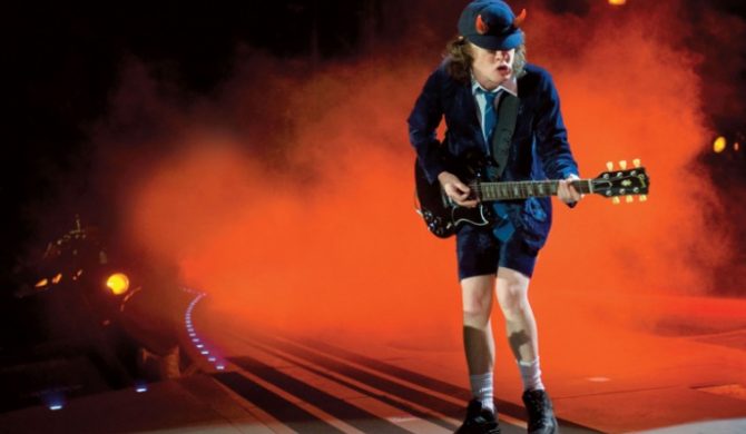„Rock the Blues Away” z fanami AC/DC. Nowy teledysk w sieci