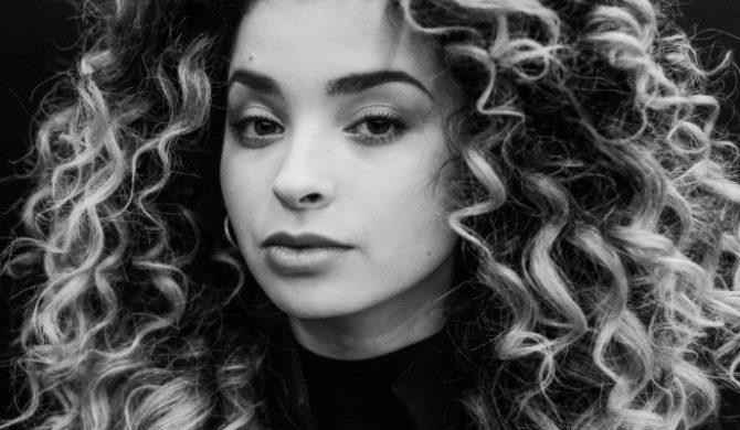 „Together” – Ella Eyre prezentuje nowy klip