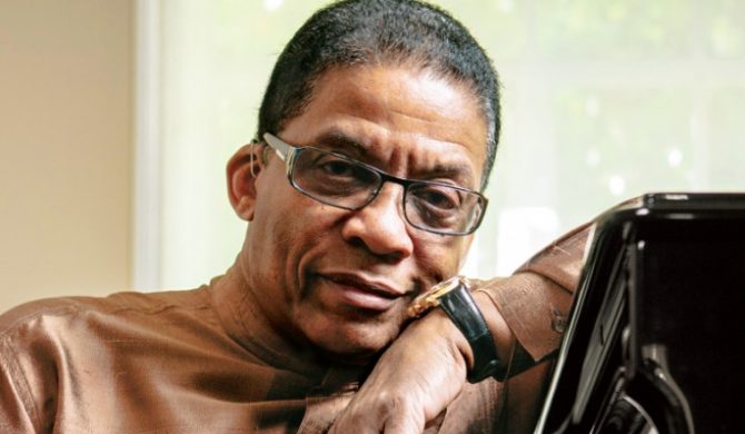 Herbie Hancock – w lipcu premiera autobiografii i koncert w Polsce Herbie Hancock – w lipcu premiera autobiografii i koncert w Polsce