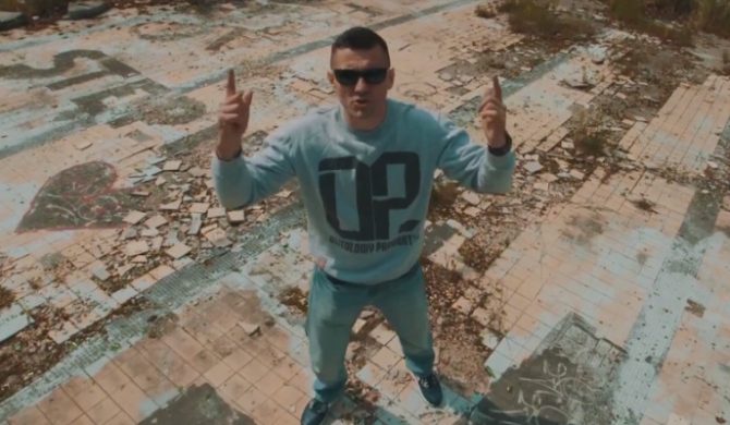 Bezczel w nowym klipie Czarnego Furiata Bezczel w nowym klipie Czarnego Furiata