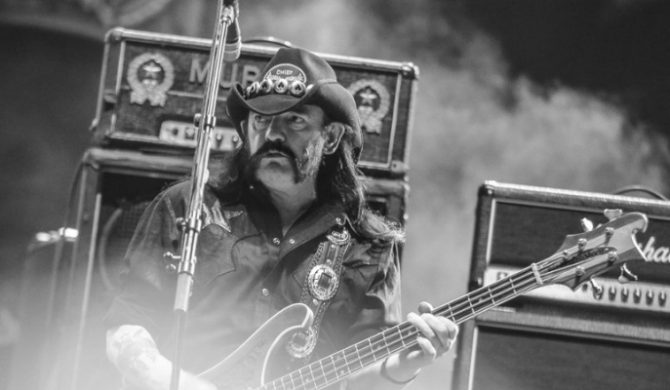 Przez te wszystkie lata był żywym dowodem na to, że rock`n`roll czyni nieśmiertelnym… Przez te wszystkie lata był żywym dowodem na to, że rock`n`roll czyni nieśmiertelnym…