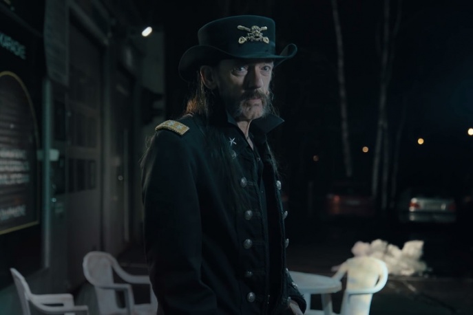 Niedługo przed śmiercią Lemmy Kilmister zagrał w reklamie… mleka (wideo)