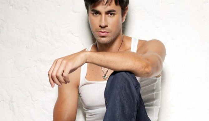 Enrique Iglesias się masturbuje [video]