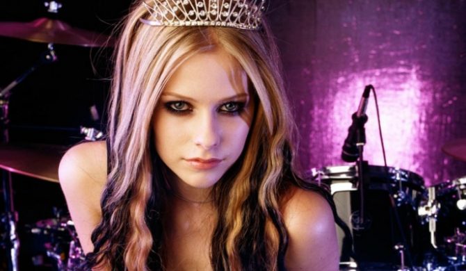 Avril Lavigne jako „Alice”