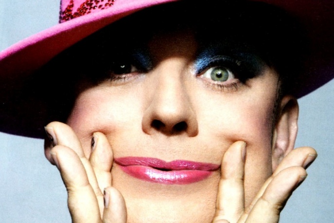 Teledysk: Boy George – „Amazing Grace”